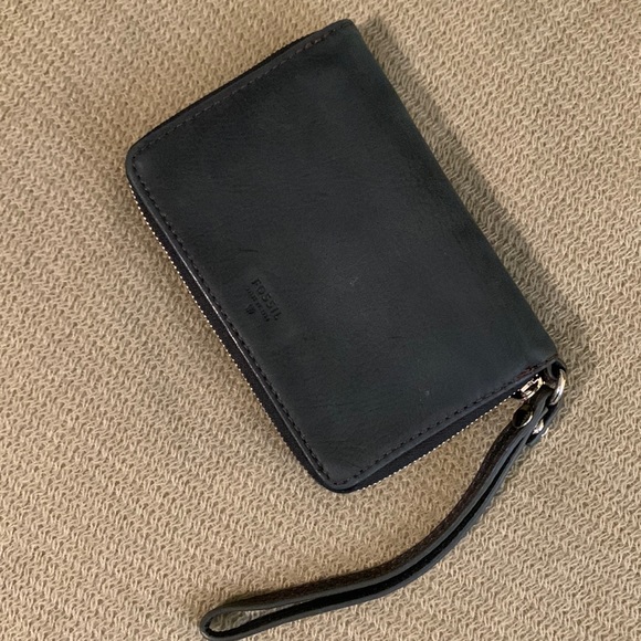 Fossil Full Zip Wallet/ Wristlet - Picture 1 of 5